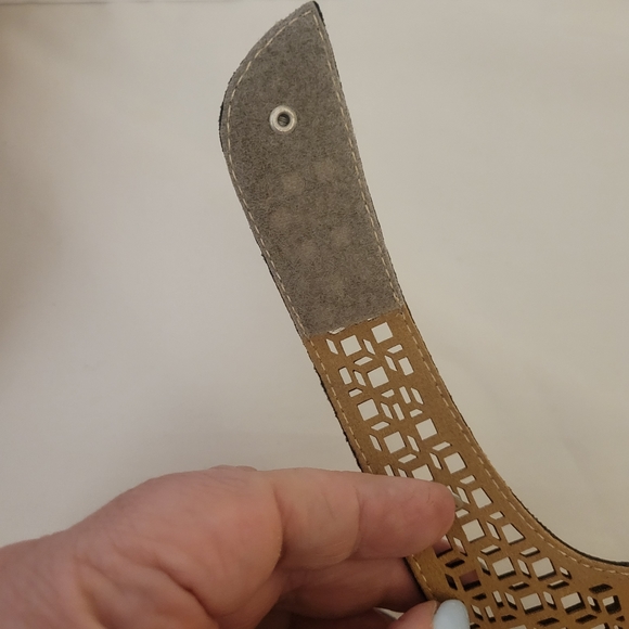 Trotters Romi Pewter Slingback Sandals - Picture 7 of 10